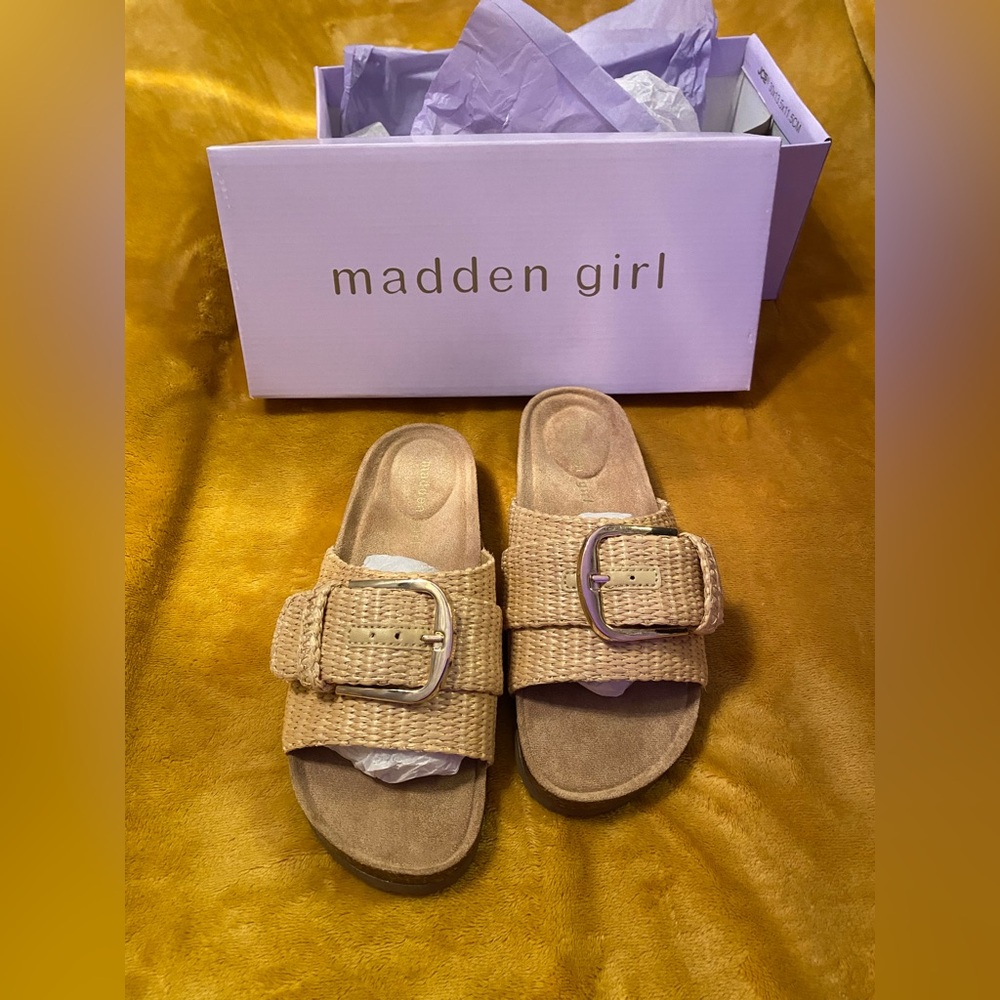Madden Girl - Becca Buckled Footbed Slide Sandals - 5.5 - NWT